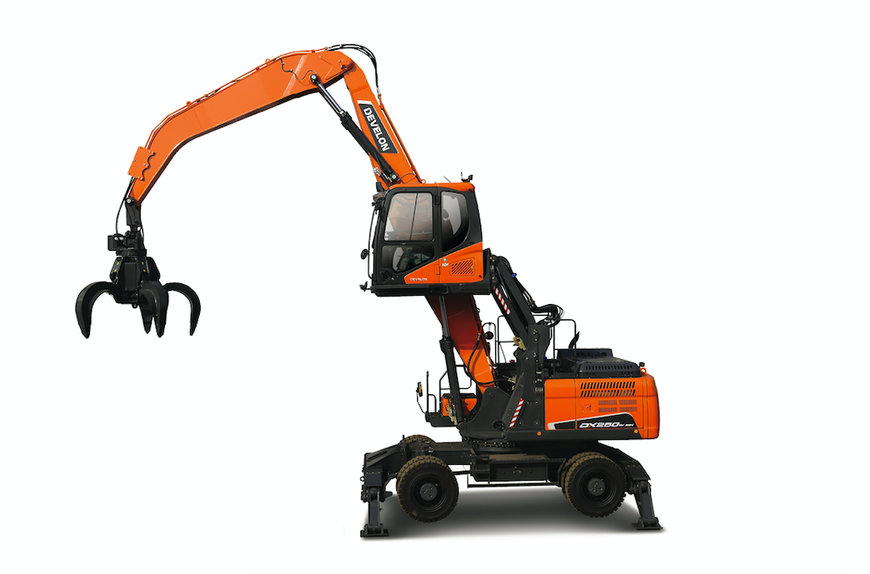 DEVELON exhibits at Plantworx 2023 for the first time in the UK
